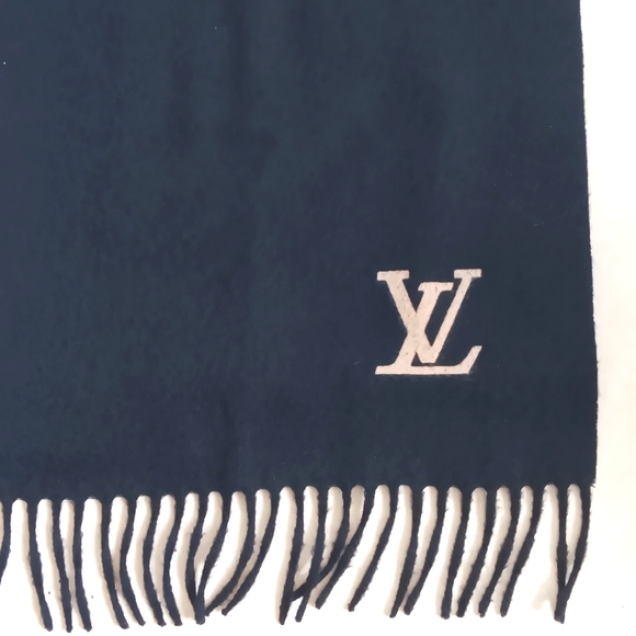 LOUIS VUITTON ✨️ EUC Cashmere Black Scarf - Picture 6 of 13